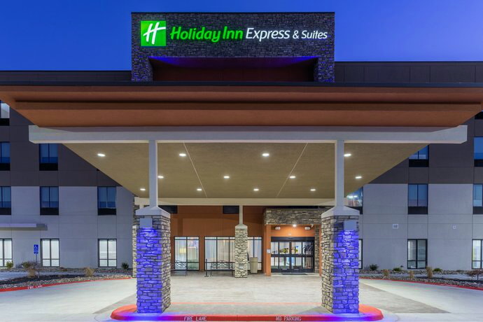 Holiday Inn Express & Suites Kearney